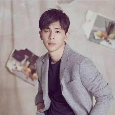 鄧倫新劇熒幕魅力與數(shù)據(jù)熱議