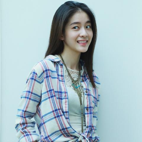 楊穎最新街拍，時(shí)尚潮流引領(lǐng)者