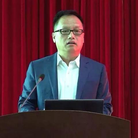 重汽最新車型引領(lǐng)潮流，卓越性能展現(xiàn)