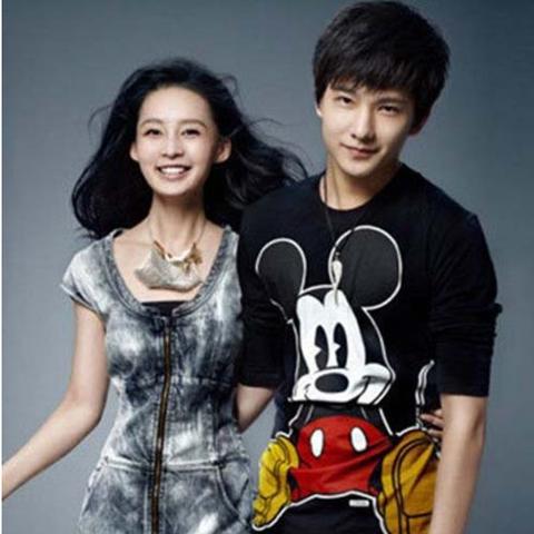 楊洋戀情最新動態(tài)解析（XXXX年）全面解讀