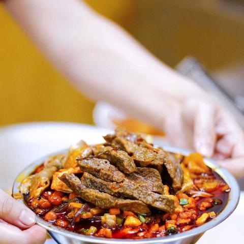 革新鹵菜鍋，引領(lǐng)新時(shí)代鹵味風(fēng)潮